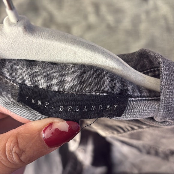 Gray Denim Button-Up Shirt - Picture 4 of 5